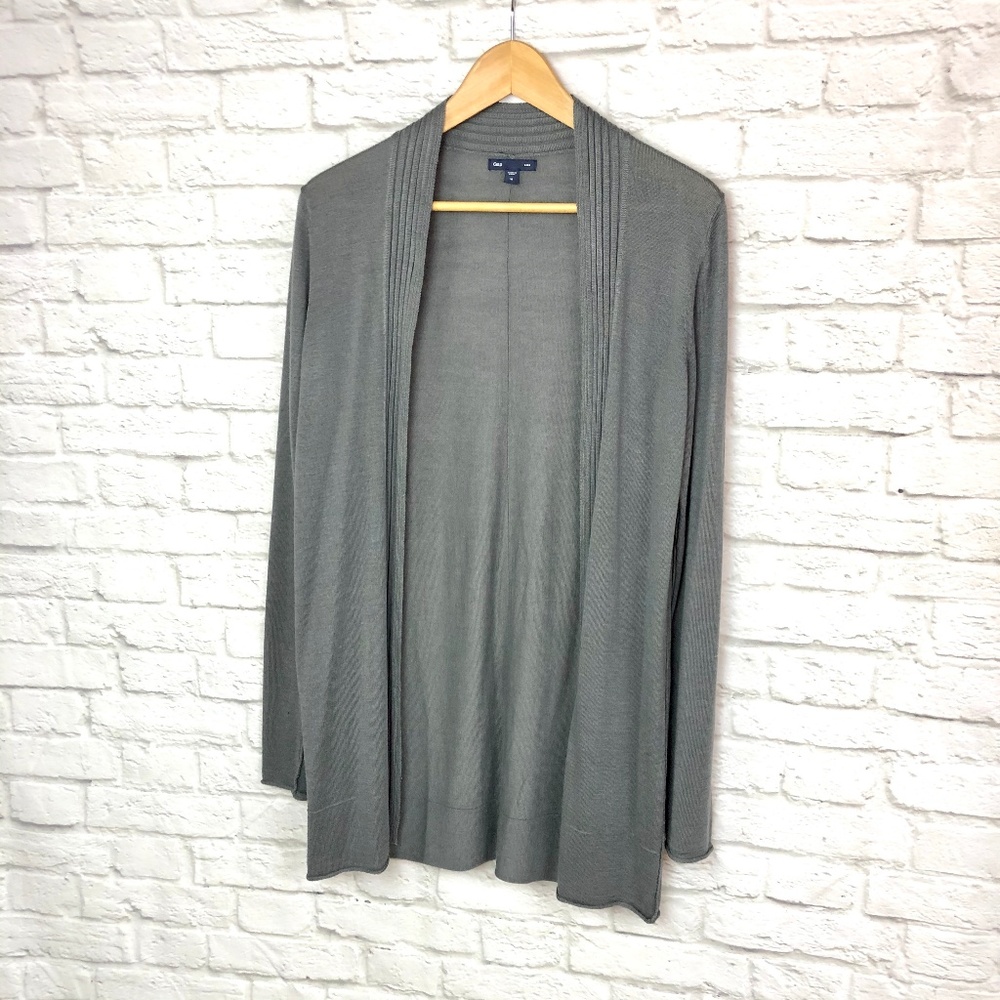 NWOT Gap Sweater Cardigan Grey Size Medium